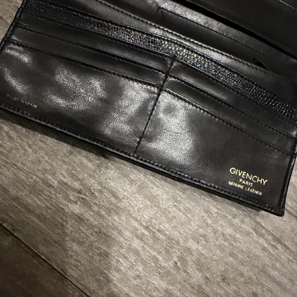 Givenchy Wallet - Picture 6 of 7